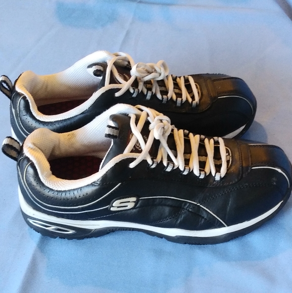 Women's Skechers black & white light weight safety toe work slip resistant shoe - Picture 4 of 7